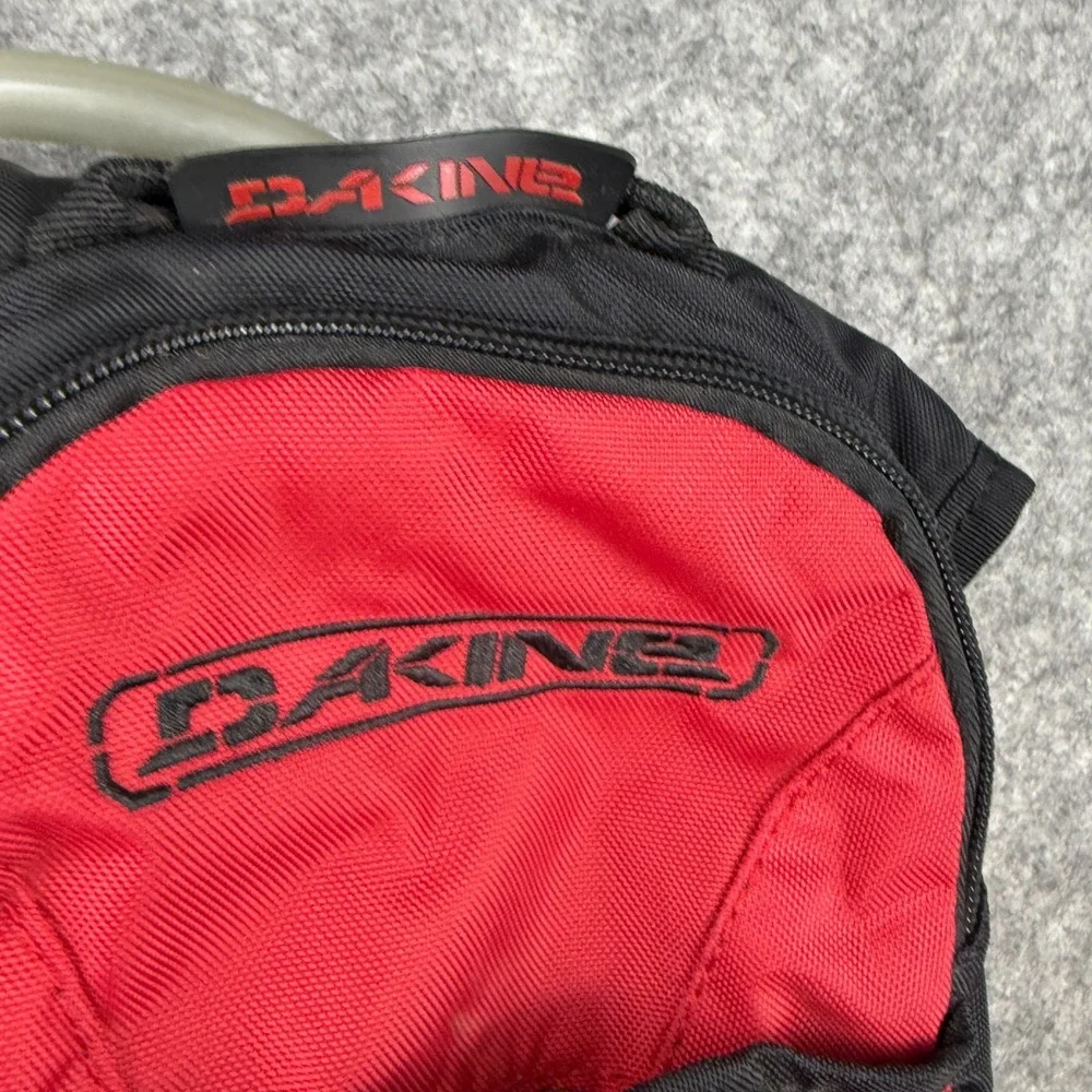 DAKINE SHUTTLE 70oz 2L Hydration Pack‎ Backpack Biking Hiking Red Black